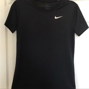 Women’s black Nike dri-fit tee size small